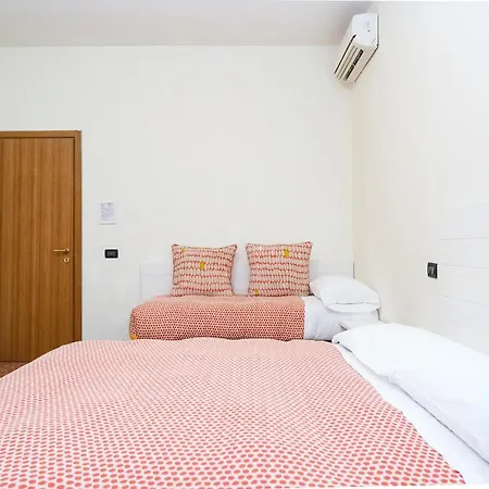 Lia 3 Guest house *